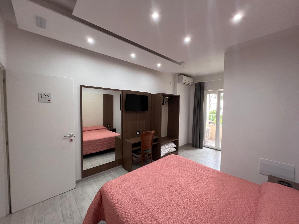 La Mela Hotel