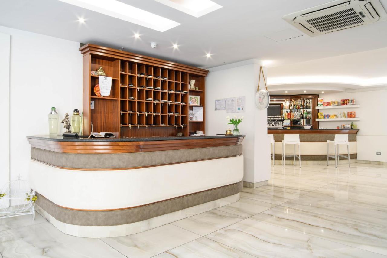 La Mela Hotel 3*