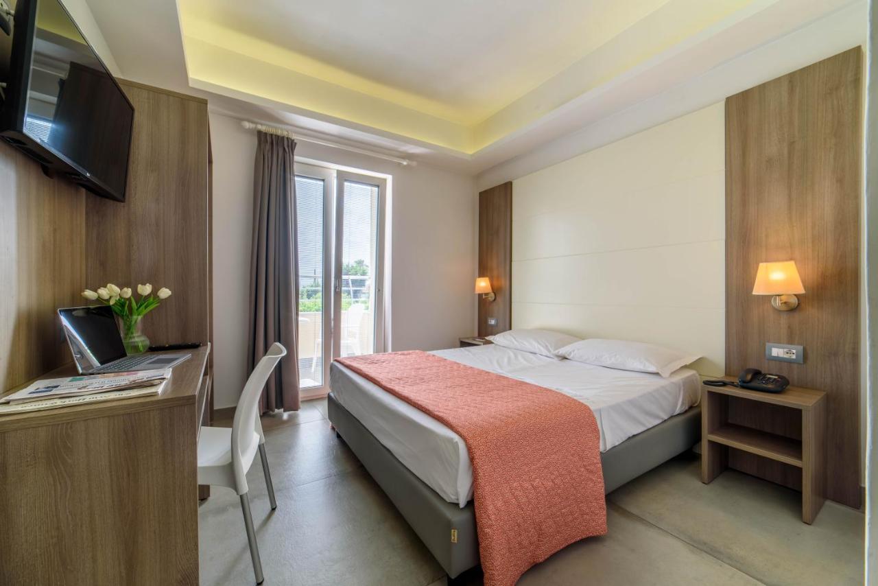 La Mela Hotel