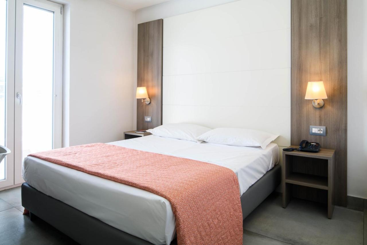La Mela Hotel 3*
