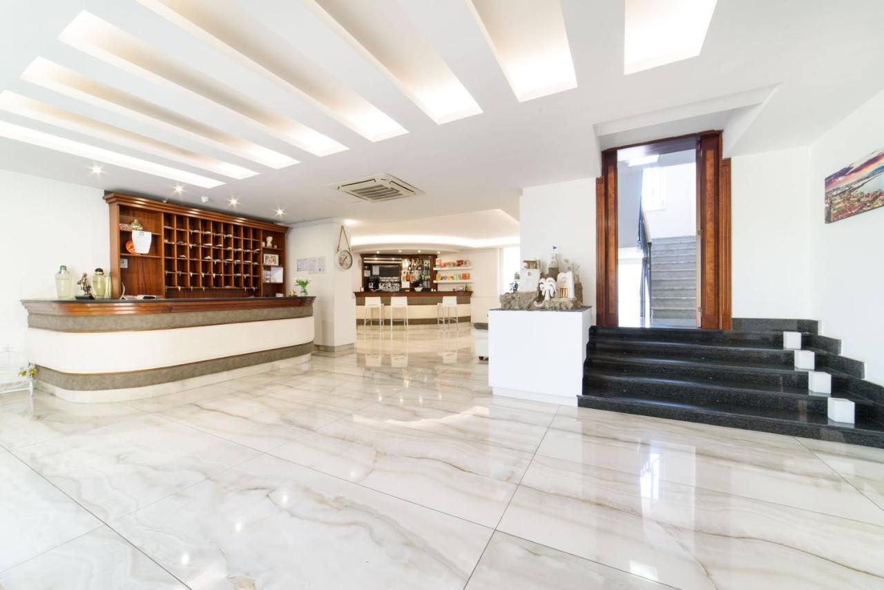 La Mela Hotel