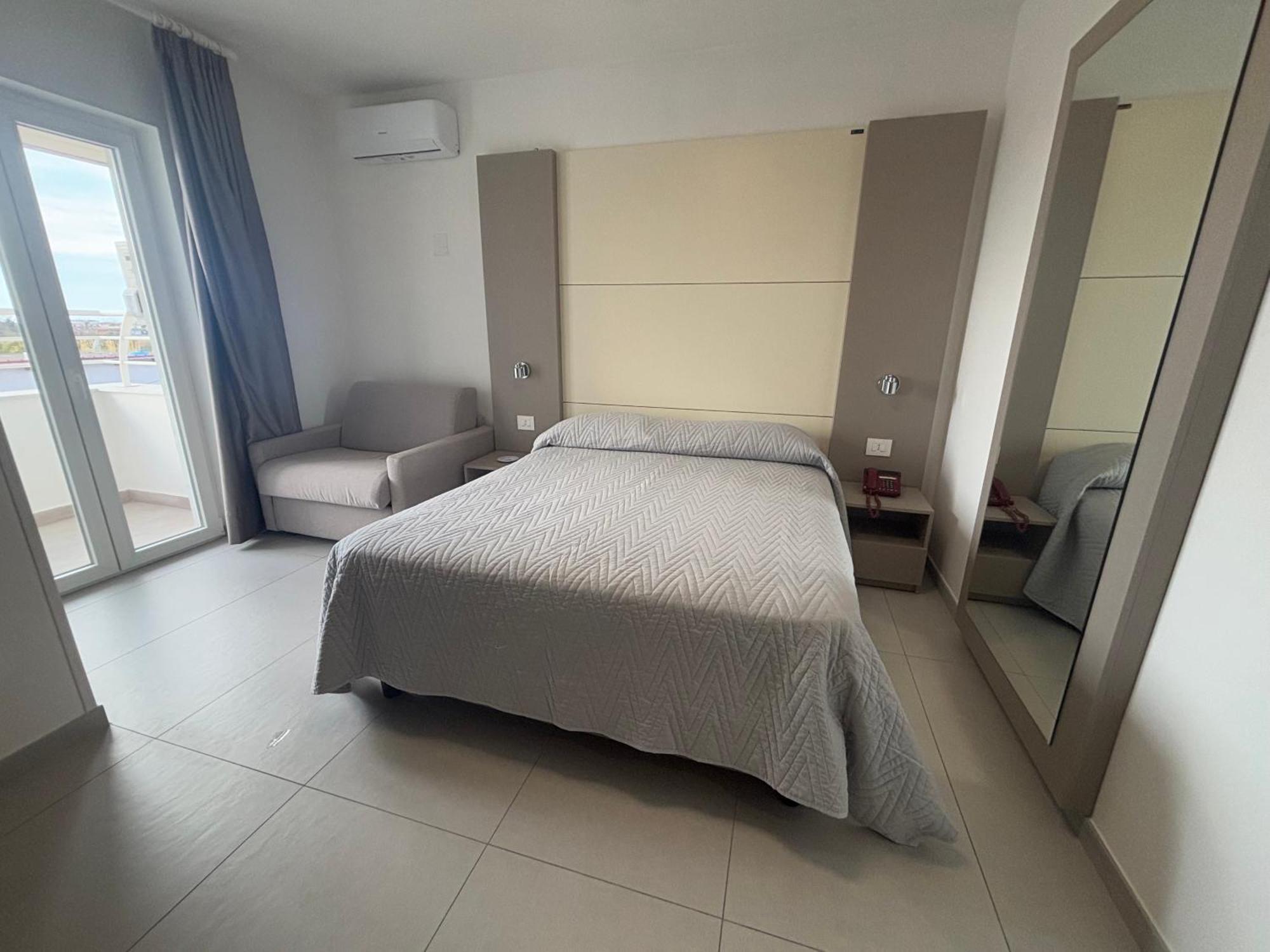 La Mela Hotel
